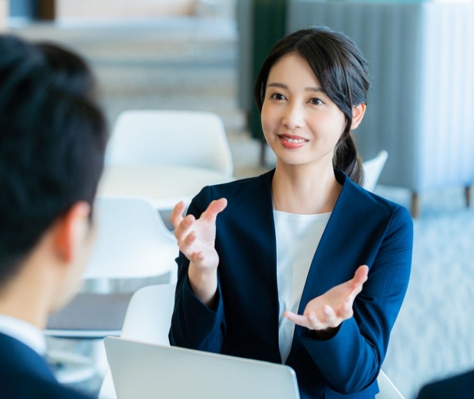 国境を越え、ビジネスをつなぐ。海外営業・貿易実務体験<