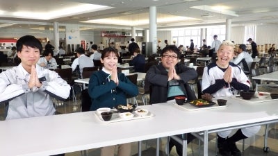 撮影の様子（社食）